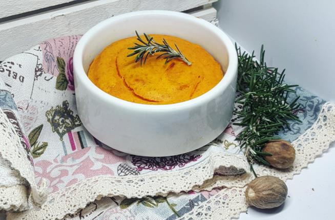 Flan di zucca Tortino giallo con rosmarino