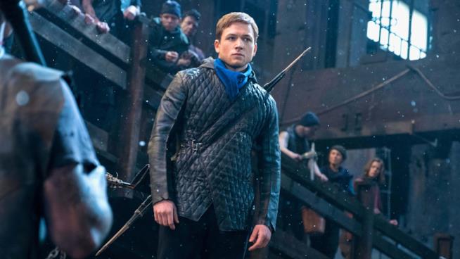 Taron Egerton in Robin Hood - L'origine della leggenda Taron Egerton nei panni di Robin Hood