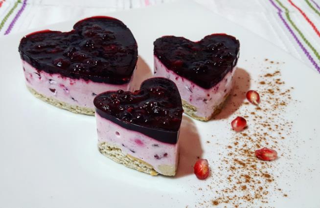 Tortini con frutti di bosco Dolcetti a forma di cuore