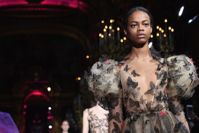 Farfalle Schiaparelli Le farfalle nella sfilata di Schiaparelli