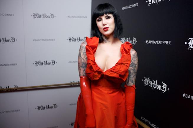 Kat Von D non vaccinerà il suo bambino, ed è subito polemica L'imprenditrice beauty Kat Von D