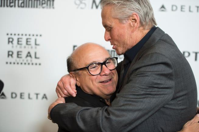Michael Douglas è diventato amico di Danny De Vito grazie a uno spinello Michael Douglas e Danny De Vito