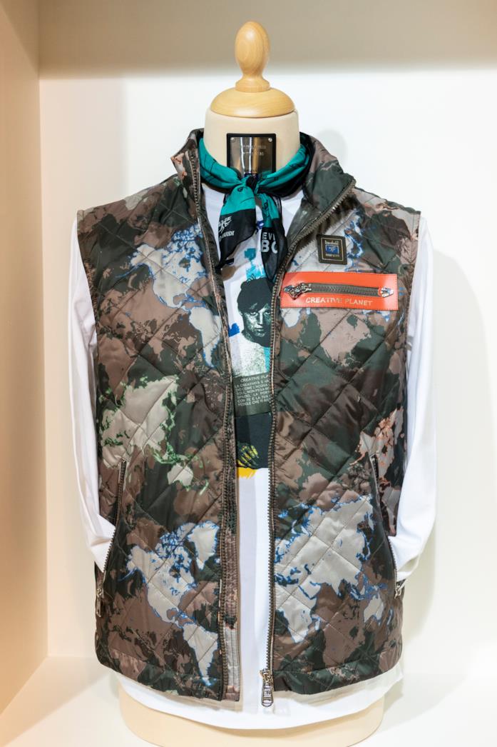 Il gilet di Piero Guidi Il gilet dalla stampa mimetica di Piero Guidi