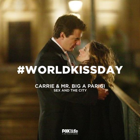 Sex and The City Il bacio tra Carrie e Mr Big a Parigi World Kiss Day Sex and The City Carrie Mr Big