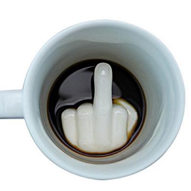 Tazza caffè con dito medio