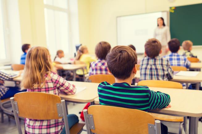 Insegnare la filosofia ai bambini: motivi e benefici Bambini in classe