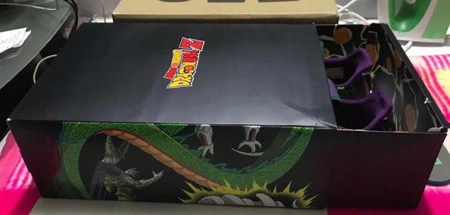 La scatola delle sneakers di Dragon Ball Pack sneakers di Dragon Ball