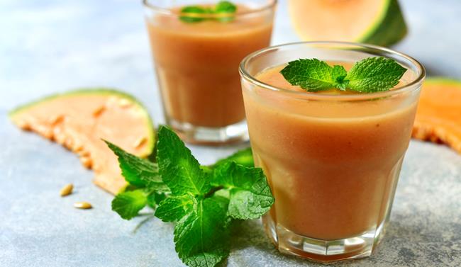 Mousse al melone: la ricetta con panna, melone, zucchero e colla di pesce Mousse al melone