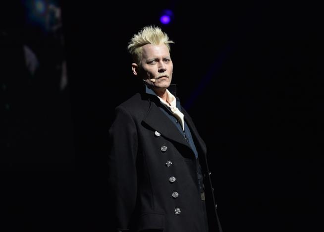 Johnny Depp nei panni di Grindelwald al SDCC Johnny Depp come Grindelwald