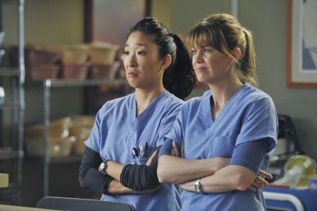 Meredith e Cristina in una scena di Grey's Anatomy Meredith e Cristina in Grey's Anatomy
