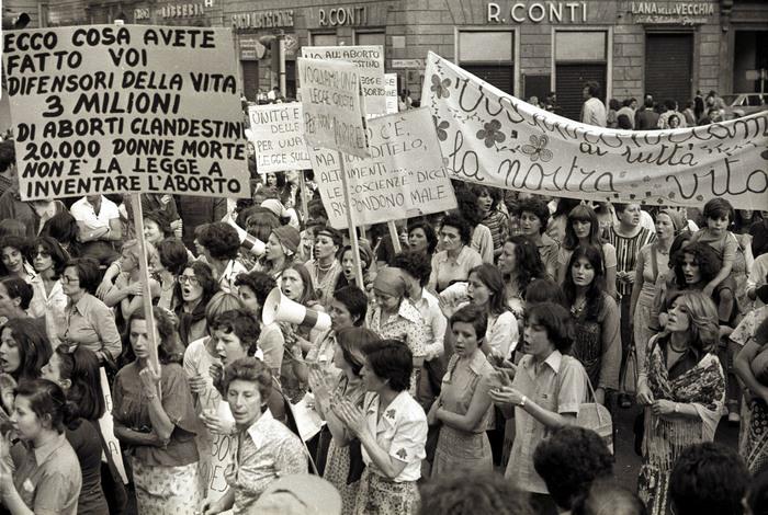Manifestazione pro-aborto anni '70 Manifestazione pro-aborto