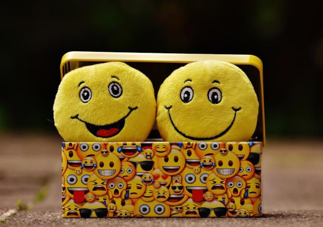 Anche le coppie interraziali avranno le loro emoji Emoji