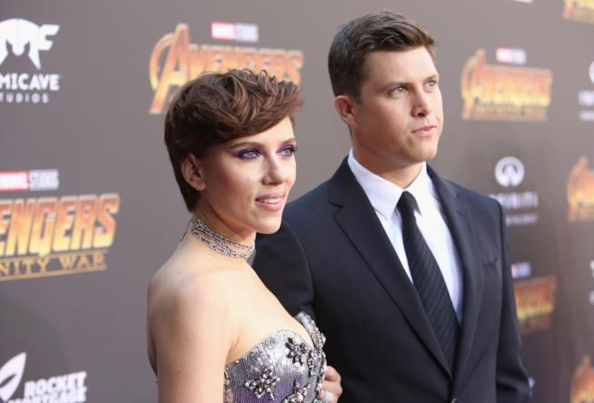 Il debutto come coppia di Scarlet Johansson e Colin Jost Scarlett Johansson e Colin Jost