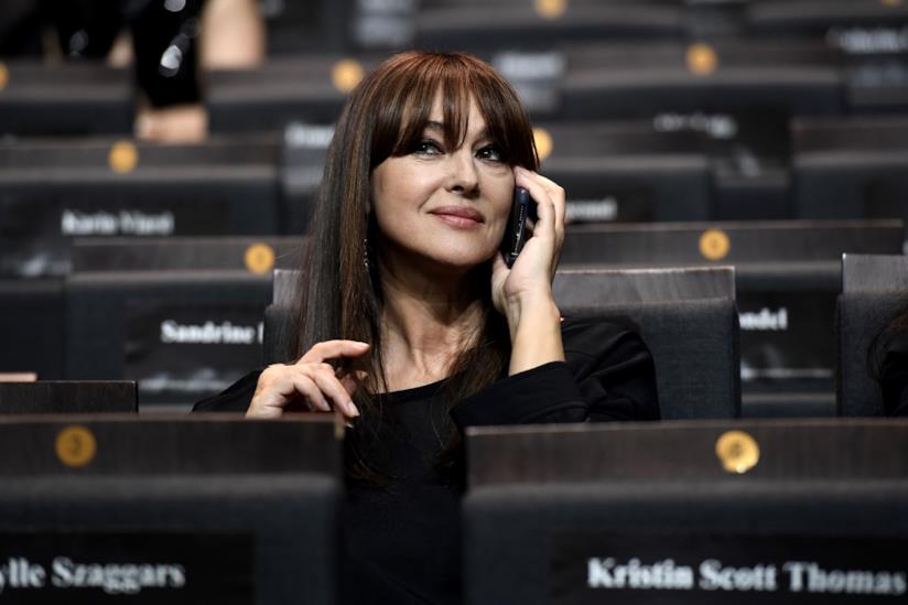 Monica Bellucci presenta a Parigi il nuovo fidanzato Nicolas Lefebvre Monica Bellucci