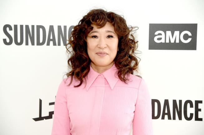 Sandra Oh tra le persone più influenti di Time riceve gli elogi di Ellen Pompeo e Shonda Rhimes Sandra Oh alla AMC Network Summit