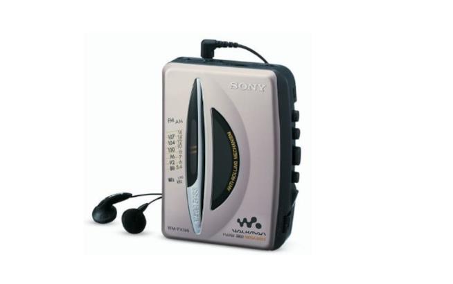 Walkman Sony Walkman Sony anni '80 con cuffie