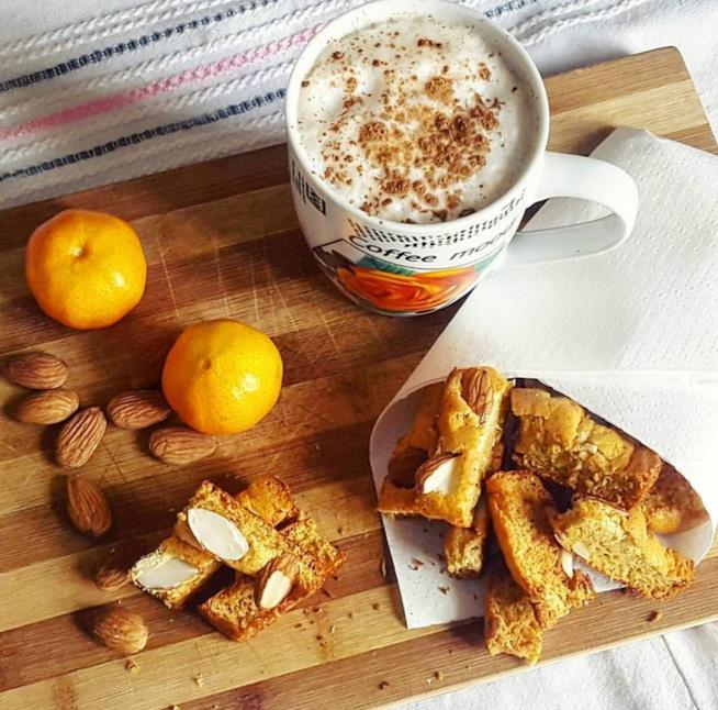 Falsi cantucci Biscotti secchi con mandorle