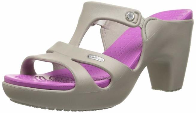 Crocs col tacco Un modello di Crocs con tacco alto
