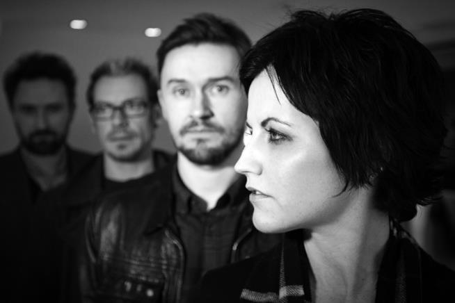 Dolores O’Riordan morta per overdose da alcol Dolores O’Riordan e i Cranberries