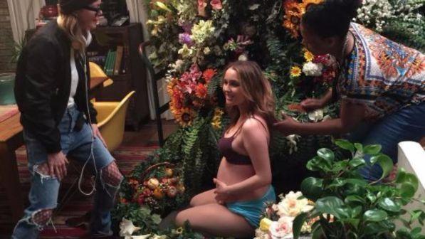 L'attrice di Grey's Anatomy omaggia la gravidanza di Beyoncé Il cast di Grey's Anatomy omaggia la notizia della gravidanza di Beyoncé