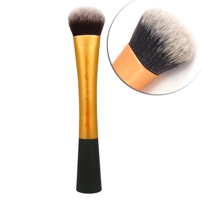 L'Expert Facer Brus di Real Techniques Il performante pennello da fondotinta di Real Techniques