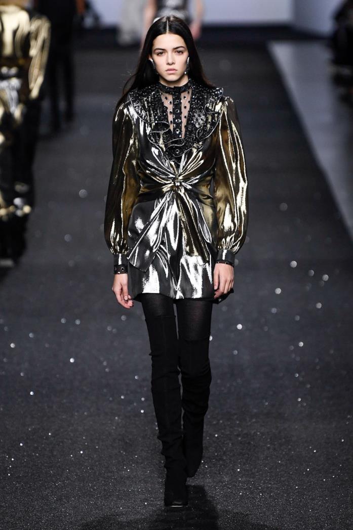 Sfilata Alberta Ferretti Un look della Sfilata Alberta Ferretti