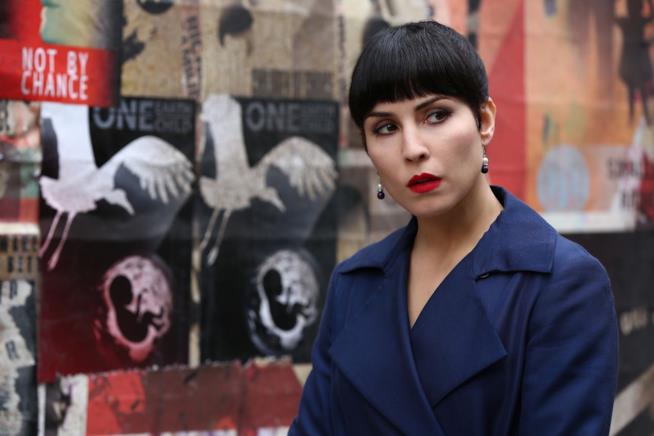 Un primo piano di Noomi Rapace in Seven Sisters Seven Sisters: un'immagine di Noomi Rapace