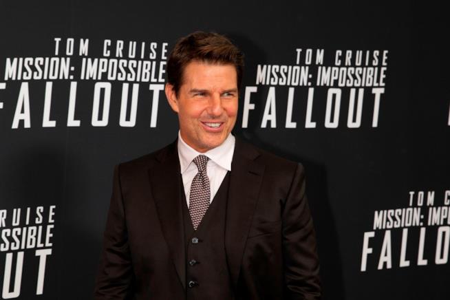 Tom Cruise vuole imparare a guidare i jet e fa scalare di un anno la produzione di Top Gun 2 Tom Cruise