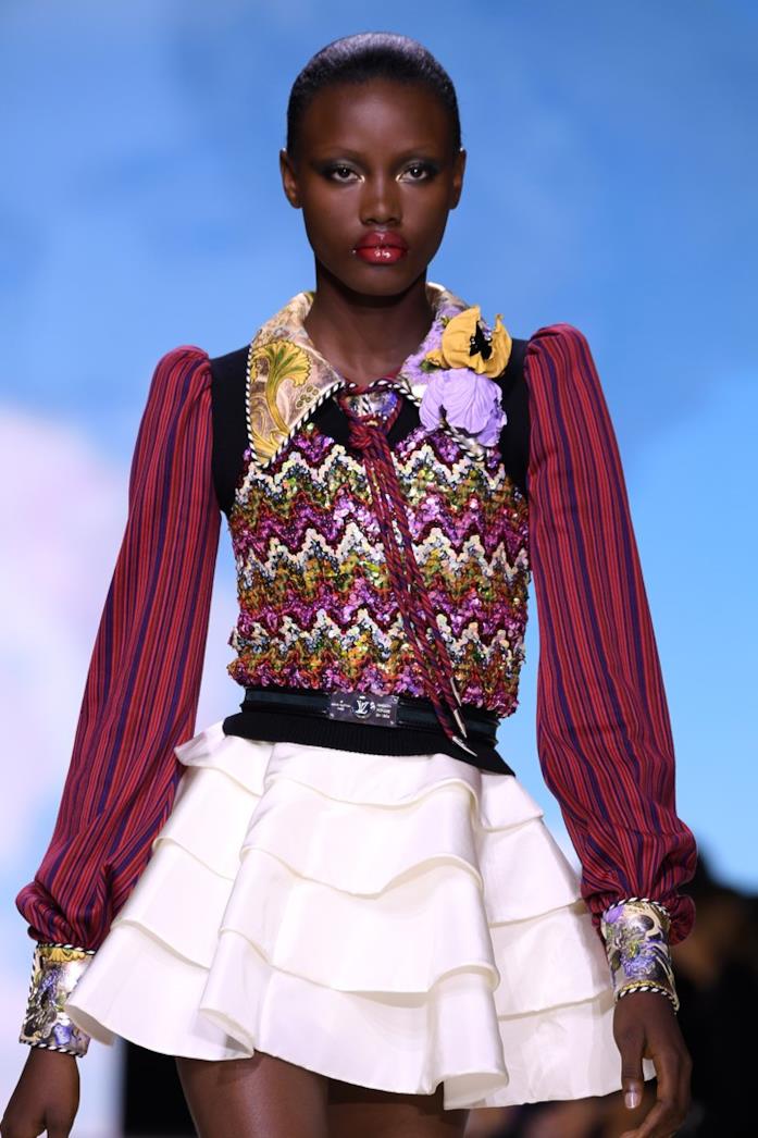 Louis Vuitton: le novità per la Primavera/Estate 2020 Look Louis Vuitton con mix di stampe