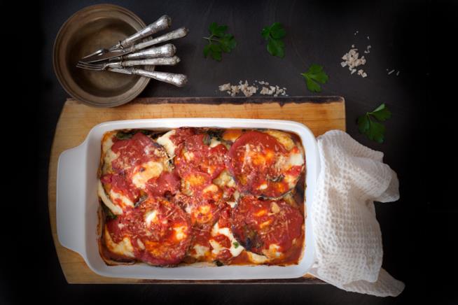 Melanzane al forno con pomodoro e mozzarella Melanzane al forno