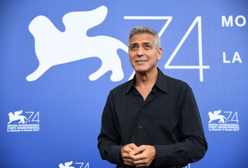George Clooney racconta alcune curiosità sui gemelli Ella e Alexander Primo piano di George Clooney
