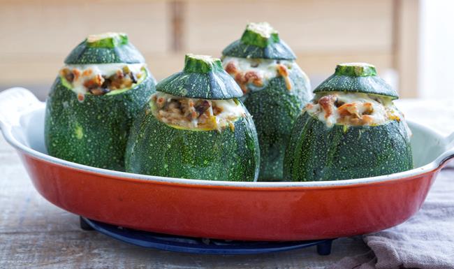 Zucchine tonde ripiene: la ricetta con carne, prosciutto e formaggio Zucchine tonde ripiene