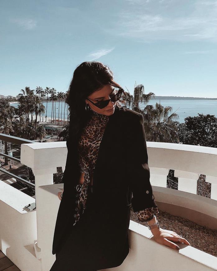 Irene Pila Irene Pila con outfit animalier