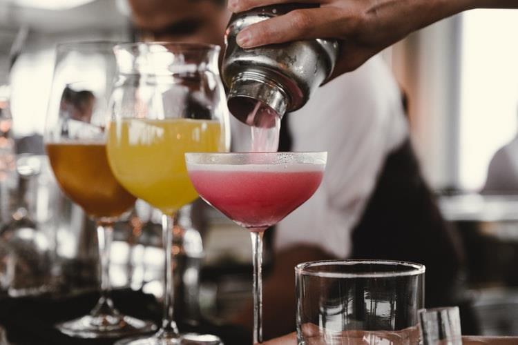 Gli accessori indispensabili per preparare un cocktail Gli accessori indispensabili per preparare un cocktail