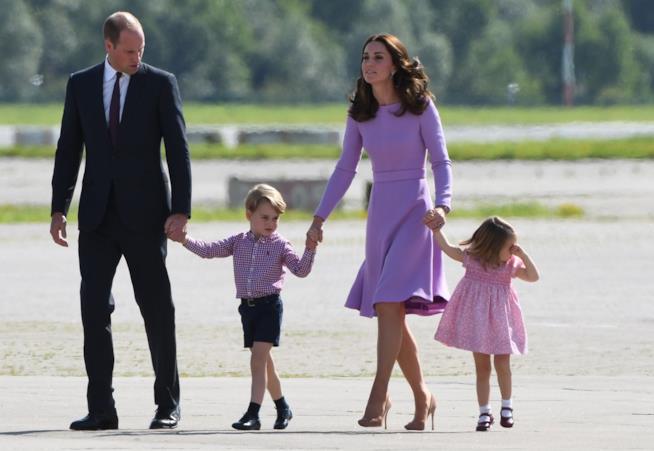 Il Principe William ha commentato con i media la terza gravidanza di Kate Middleton Il Principe William, la moglie Kate Middleton e i loro figli