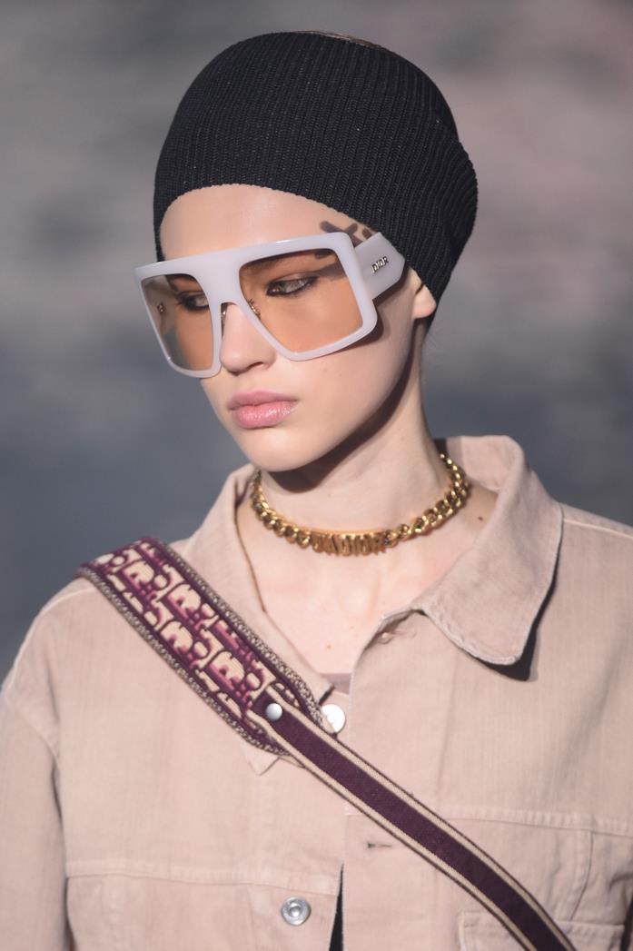 Occhiali 2019 di Dior Modella che indossa occhiali 2019 di Dior