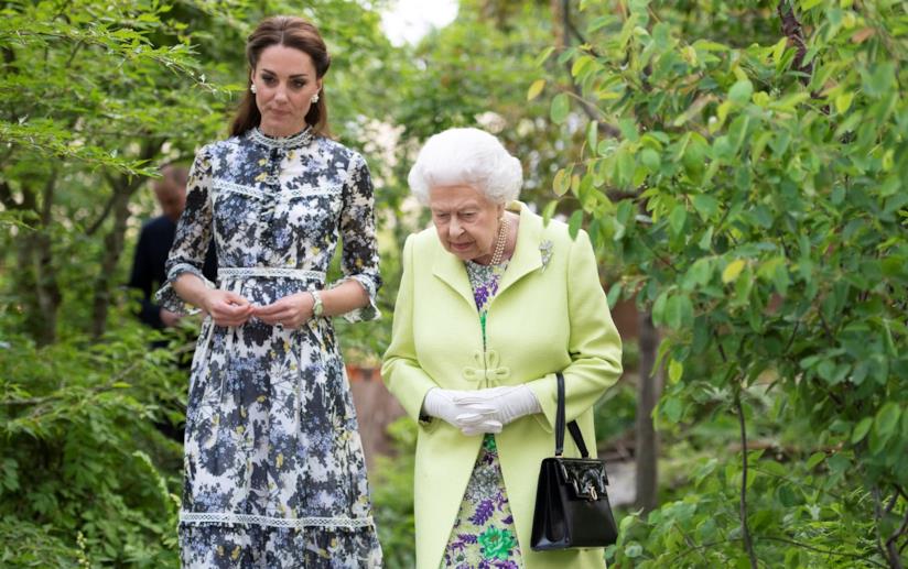 L'acconciatura di Kate Middleton omaggia GOT Kate Middleton e la regina a Chelsea Flower Show