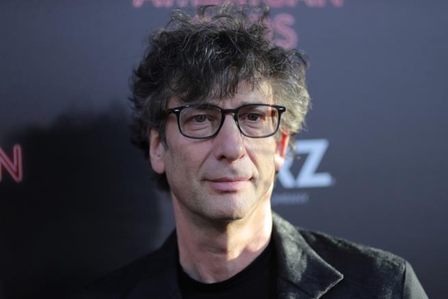 Lo scrittore inglese Neil Gaiman Neil Gaiman