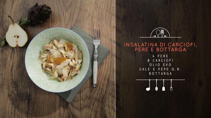 Insalatina di carciofi, pere e bottarga Piatto di insalatina di carciofi, pere e bottarga