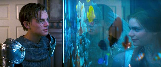 Leonardo DiCaprio e Claire Danes in Romeo+Giulietta Una scena dal film Romeo+Giulietta di Baz Luhrmann