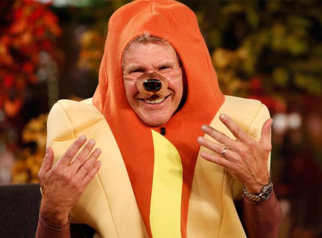 Harrison Ford in uno dei suoi pazzi travestimenti Harrison Ford con un costume di Halloween