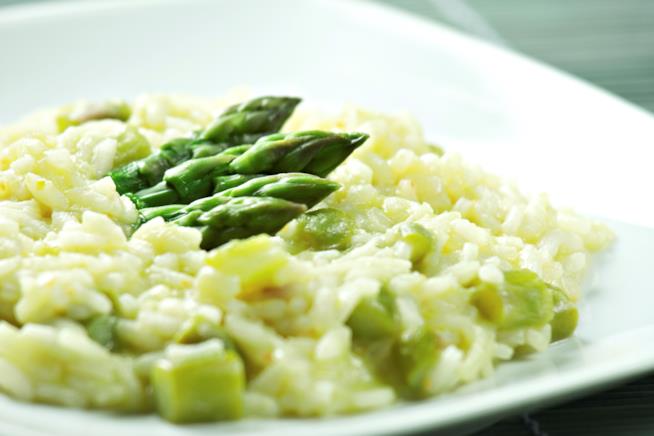 Riso asparagi e parmigiano grattugiato Riso asparagi e parmigiano