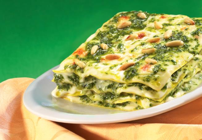 Lasagne al pesto con besciamella e salmone Lasagne al pesto e salmone