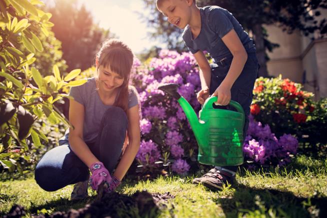 Idee per stare con i figli a marzo Bambini in giardino