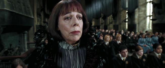 Una strega mezzogigante nella seconda stagione di Outlander