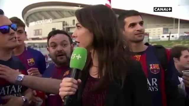 Giornalista contro tifoso molesto in diretta: 'Non mi toccare' Marina Lorenzo