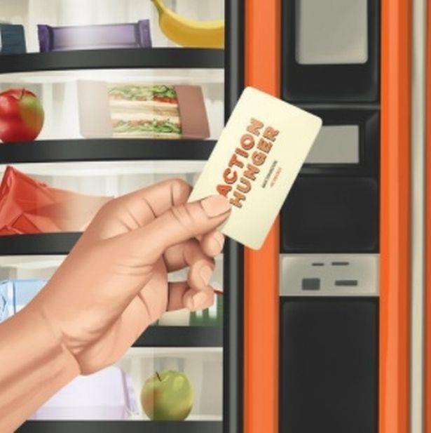 Un esempio della key card per usare i distributori Una card per usare i distributori consegnata ai senzatetto