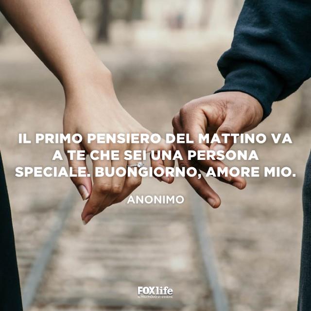 Persone speciali Mani di uomo e donna
