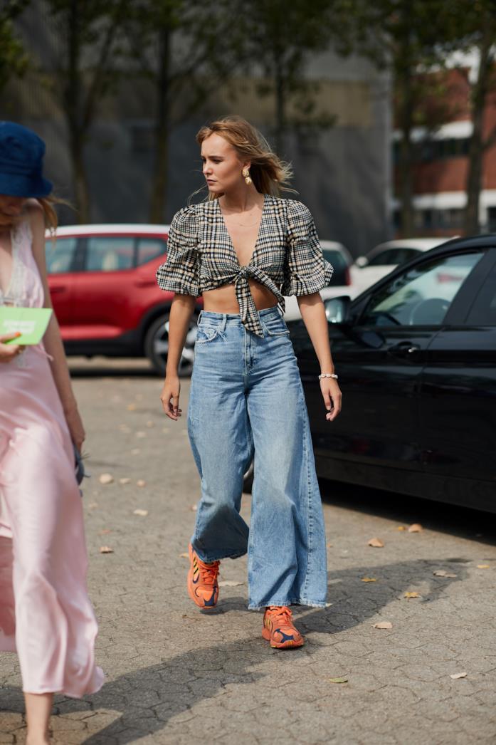 Outfit casual con jeans Outfit casual con jeans a vita alta e top