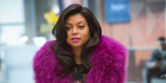 Le parrucche e i look invidiabili di Cookie Lyon, star e protagonista indiscussa di Empire Coockie lYon con una parrucca fucsia